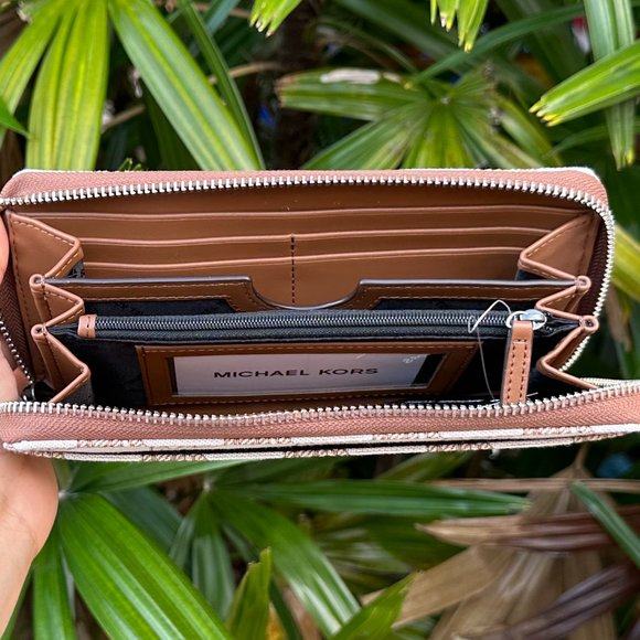 Michael Kors COOPER Large Tech Zip Around Wallet Jacquard Brown Multi - Picture 6 of 11